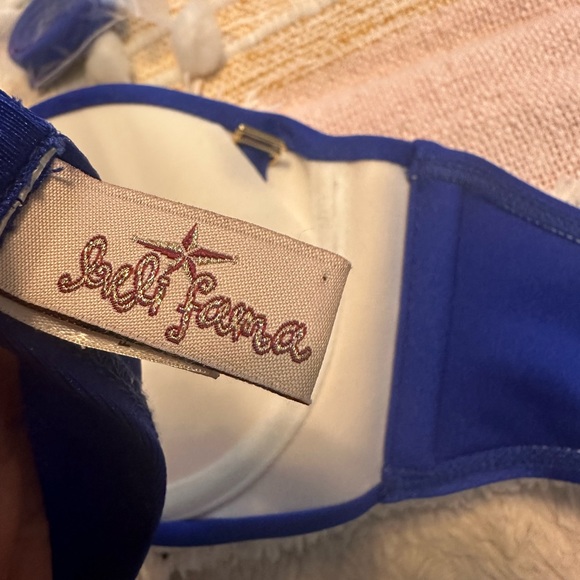 Luli Fama Women's Cosita Buena Twist Bandeau top Electric Blue
Medium - Picture 5 of 7